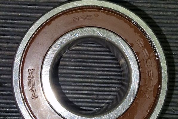 Warum ungeplante Stillstände Ihre Produktion teuer machen: Die Wichtigkeit der richtigen Maschinenschmierung